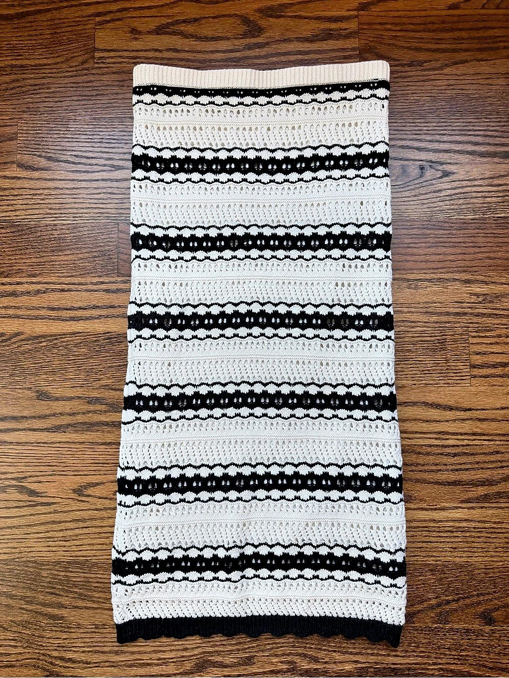 Freshman 1996 Striped Knit Midi Skirt in White & Black Size Medium